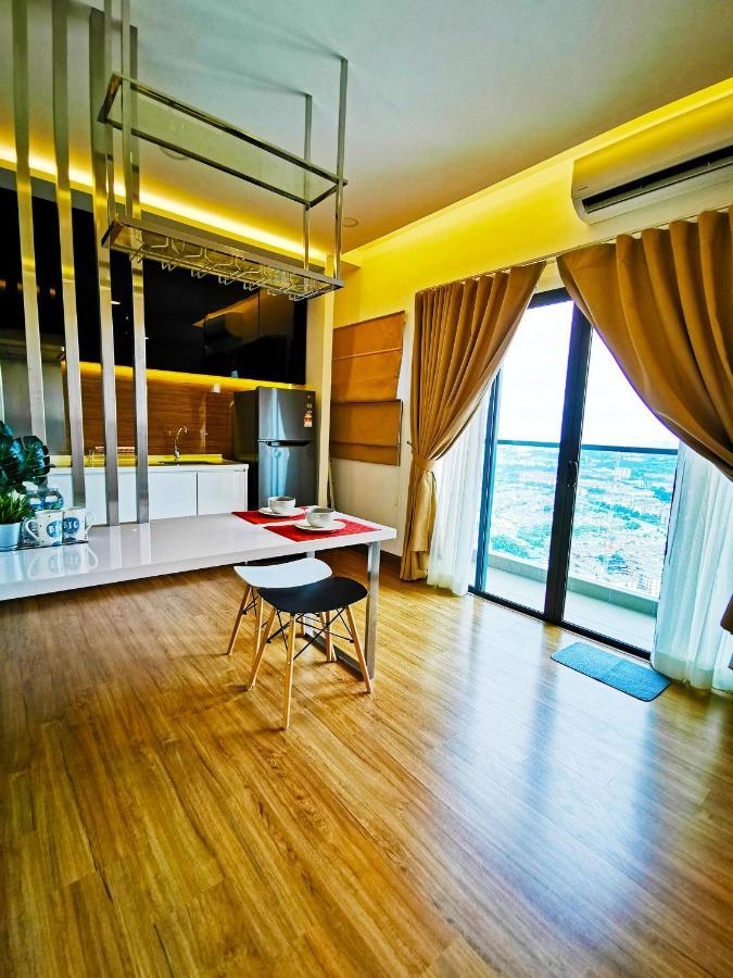 Ferienwohnung Simfoni Level 39 Superior Designer Studio With 100Mbps Wifi & Netflix Kampong Baharu Balakong Exterior foto